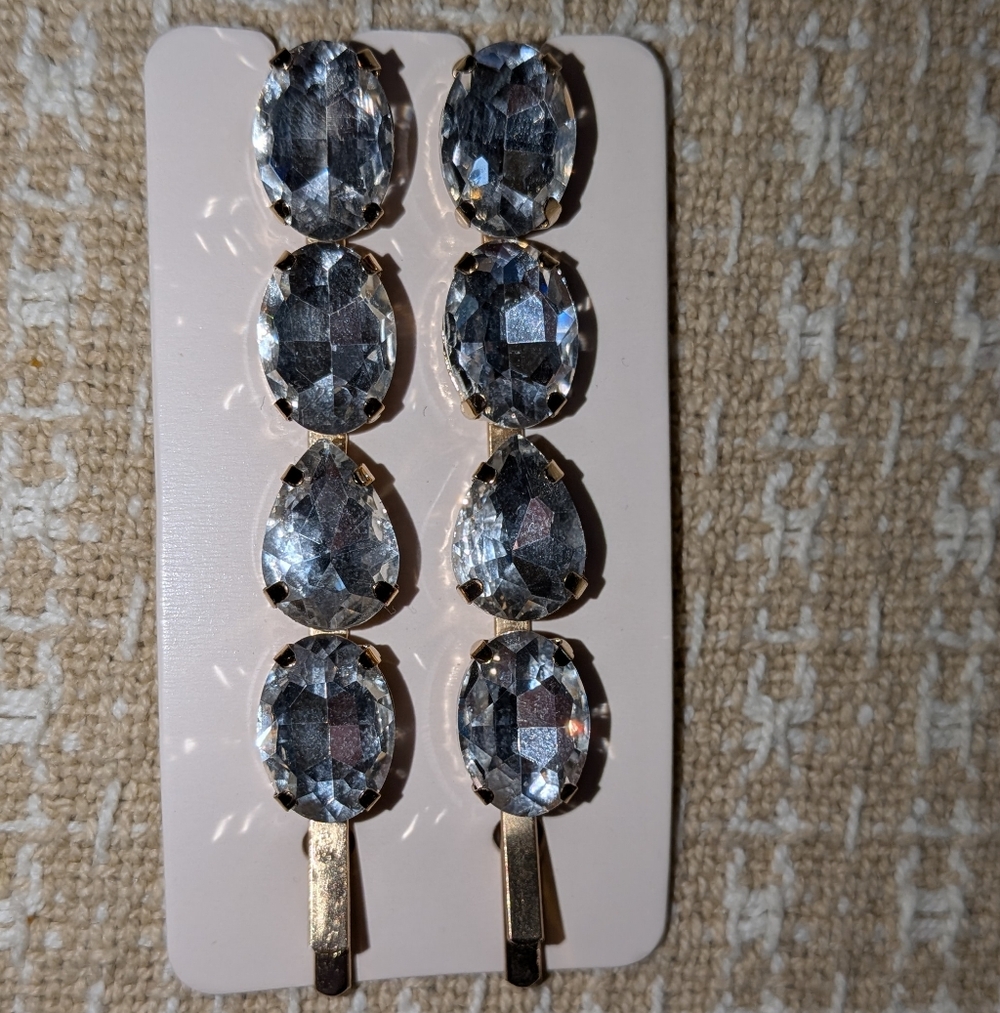 🌿 Crystal Teardrop and Oval Hair Pins - Clear Rhinestone Accent - Picture 4 of 6